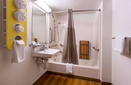 Baton Rouge Hotel | Motel 6 Baton Rouge, LA - Southeast