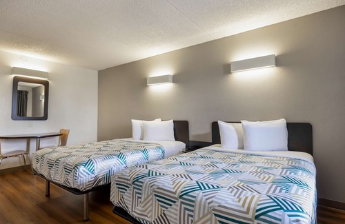 Beaumont Hotel | Motel 6 Beaumont, TX