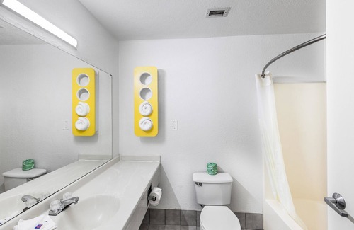 Bedford Hotel | Motel 6 Bedford, TX - Fort Worth