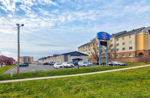 Southwest Area Hotel | Motel 6-Cedar Rapids, IA - Airport