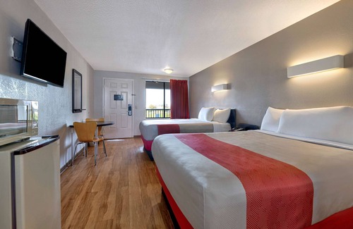 Cookeville Hotel | Motel 6 Cookeville, TN