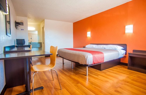 Corsicana Hotel | Motel 6 Corsicana, TX