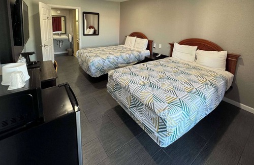 Englewood South Hotel | Motel 6 Englewood, FL