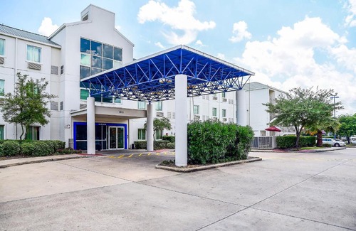 Westchase Hotel | Motel 6 Houston, TX