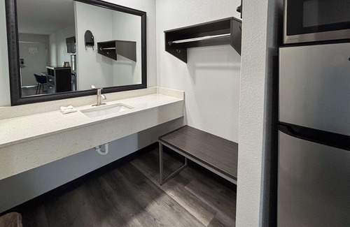 La Porte Hotel | Motel 6 La Porte, TX