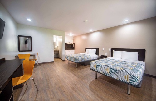 Livingston Hotel | Motel 6 Livingston, TX