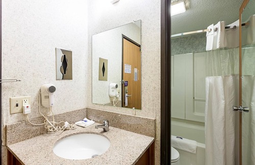 Glendale Hotel | Motel 6 Milwaukee, WI - Glendale