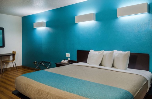 Tillmans Corner Hotel | Motel 6 Mobile, AL
