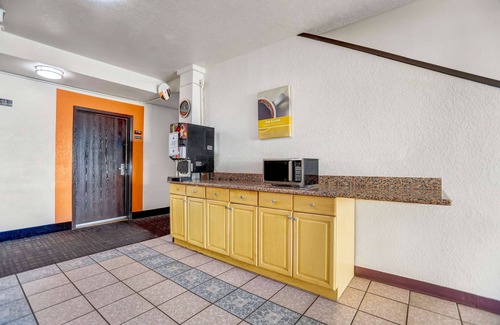 Moriarty Hotel | Motel 6 Moriarty, NM