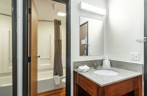 Naperville Hotel | Motel 6 Naperville, IL