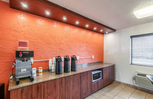 Naperville Hotel | Motel 6 Naperville, IL