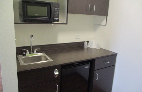 North Olmsted Hotel | Motel 6 North Olmsted, OH - Cleveland