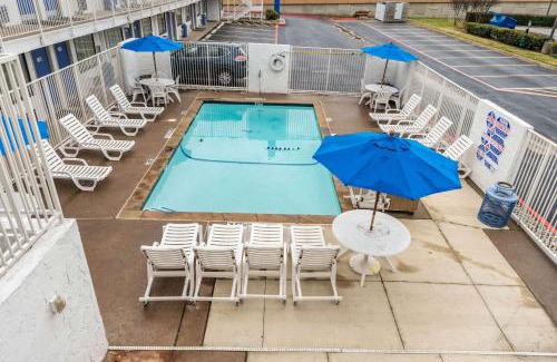 North Richland Hills Hotel | Motel 6-North Richland Hills, TX