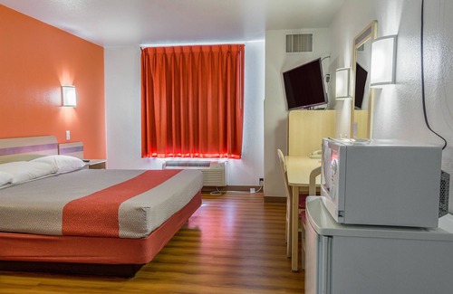 Redmond Hotel | Motel 6 Redmond, OR