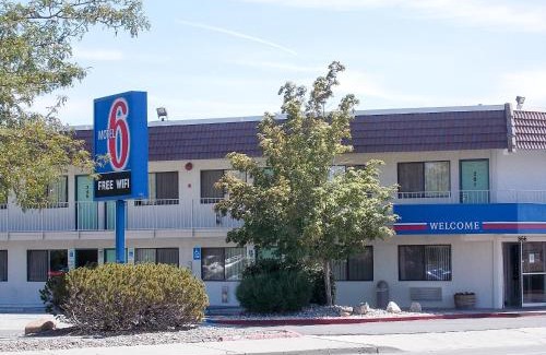 Northeast Reno Hotel | Motel 6-Reno, NV - Livestock Events Center