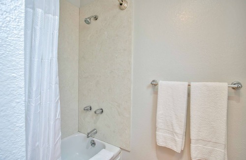 Salem Hotel | Motel 6 Salem, OR - Expo Center