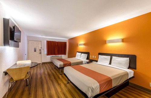 San Antonio Hotel | Motel 6 San Antonio, TX - South WW White Rd