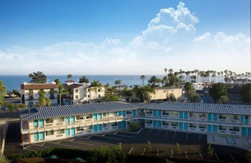 East Beach Hotel | Motel 6-Santa Barbara, CA - Beach