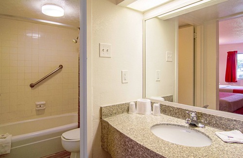 Starke Hotel | Motel 6 Starke, FL