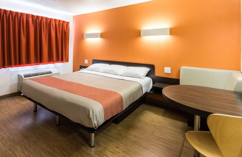 Stephenville Hotel | Motel 6 Stephenville, TX