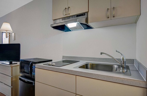 Tallahassee Hotel | Motel 6 Tallahassee, FL - Downtown