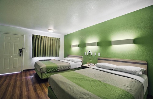 Tallahassee Hotel | Motel 6 Tallahassee, FL - Downtown