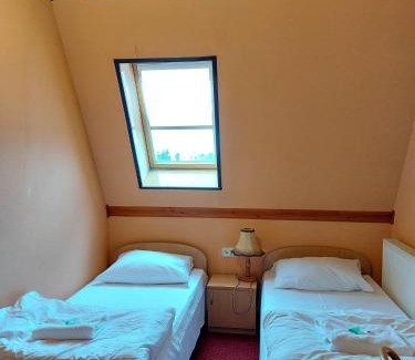 gmina Trojanow Hotel | Motel Delfin **