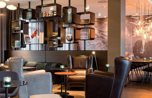Schwanheim Hotel | Motel One Frankfurt Airport