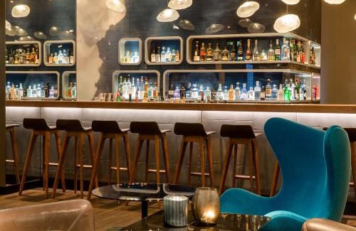 Schwanheim Hotel | Motel One Frankfurt Airport