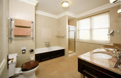 Ballina Hotel | Mount Falcon Estate