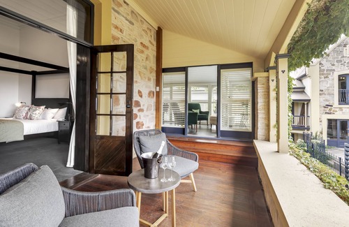 Crafers Hotel | Mount Lofty House & Estate Adelaide Hills - Adults Retreat