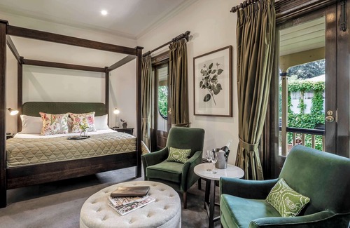 Crafers Hotel | Mount Lofty House & Estate Adelaide Hills - Adults Retreat