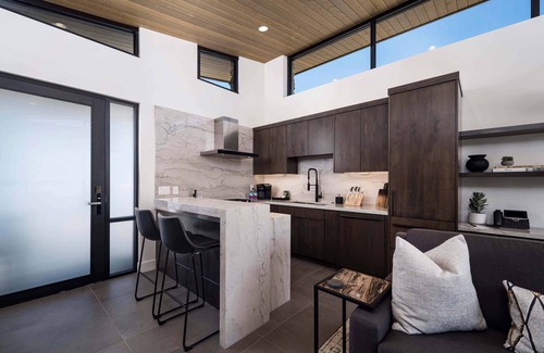 Goldie Brown Pinnacle Peak Ranch Cabin | Mountain House Lodge at Sereno Canyon