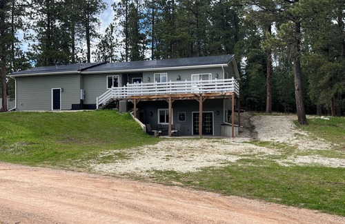 Deadwood Cabin | Mountain Meadow View