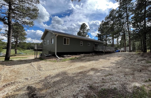 Deadwood Cabin | Mountain Meadow View