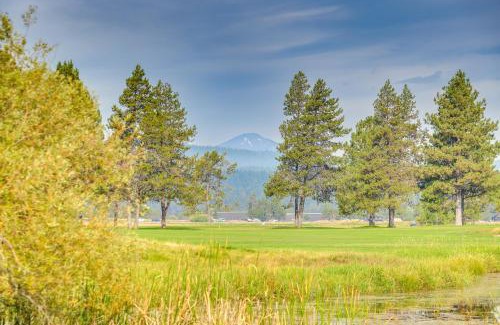Sunriver Apartment | Mountain-View Condo Walk to Sunriver Resort