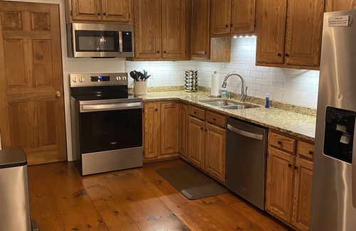 Huddleston House | Mountain View, Quiet Cove, Hot Tub, Fire Pit, Two-Tier Dock, & much more!