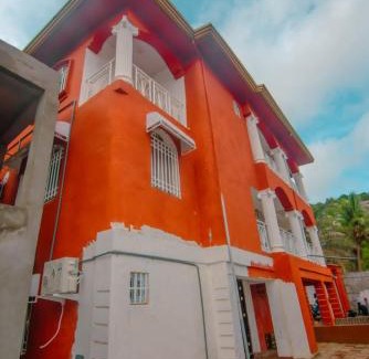 Freetown House | Mountain View Villa Guest House