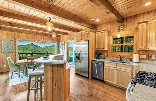 Sapphire Cabin | Mountain Views & Deck: Stunning Sapphire Cabin