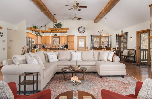 Frank Cabin | Mountaintop Cabin with Majestic Views - Hot Tub + Game Room + Pet Friendly