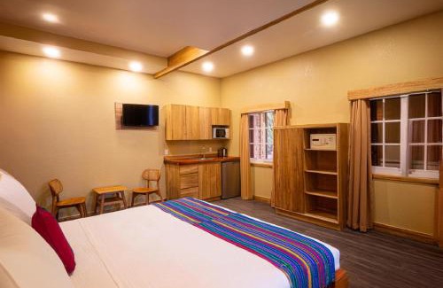 Half Moon Bay Hotel | Mr. Tucan Hotel