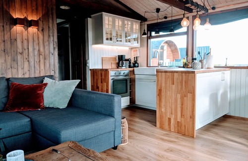 Borgarnes Cabin | Múlakot 3 - Cosy cabin with a sauna and panoramic view from the living room