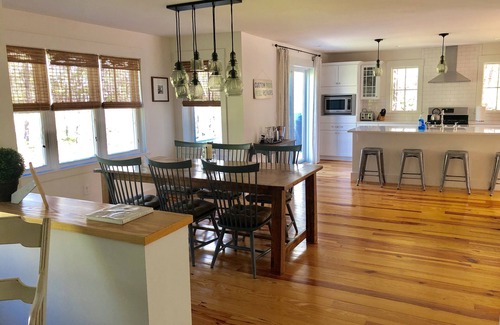 Oak Bluffs House | Multiple Ensuites, Central Air, Perfect Location
