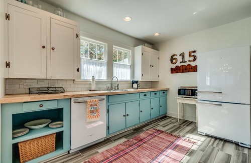 Glencliff House | Music City Roost~Nashville Style~ 10 min from Downtown & Music Row!~