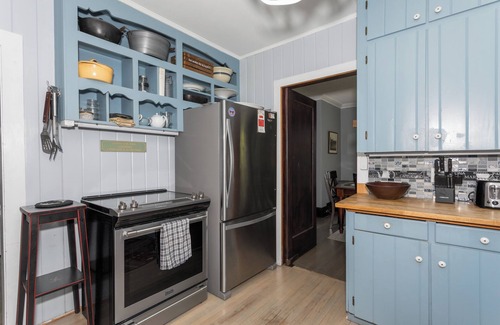 Windermere House | Muskoka Manor, Windermere, Lake Rosseau, with Sauna and Fireplace