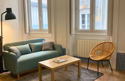 Besancon Old Town Apartment | -n°26- Studio Calme et Lumineux Cœur de Ville