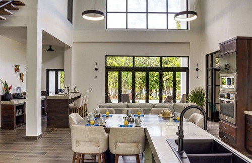 Cocoplum Resort | Naïa Resort and Spa