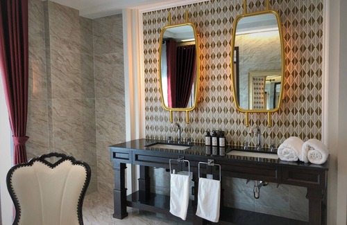 Hai Ya Hotel | Nanta Glam CM Hotel & Residences