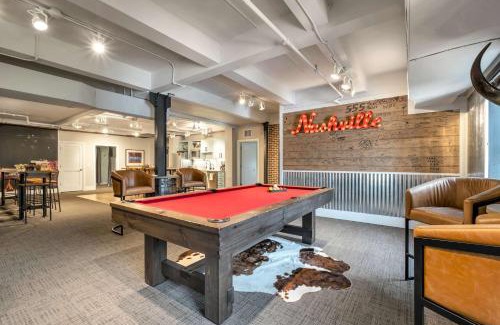 Downtown Nashville Apartment | Nashville Honky Tonk Suite 6 BR by Maddox Hotel