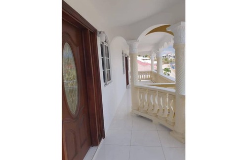 Old Harbour House | Nate Luxury Stay - Cozy family retreat in Old Harbour. Pet-Friendly!